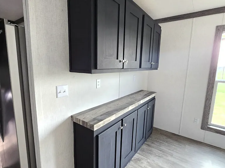 211 FM 2547 — Photo 4
