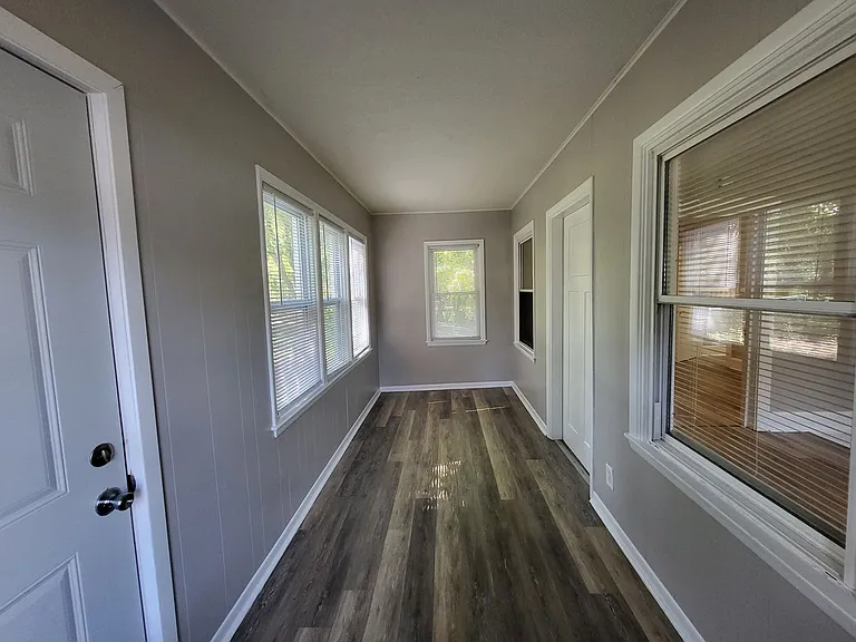 3916 Cambridge St — Photo 20