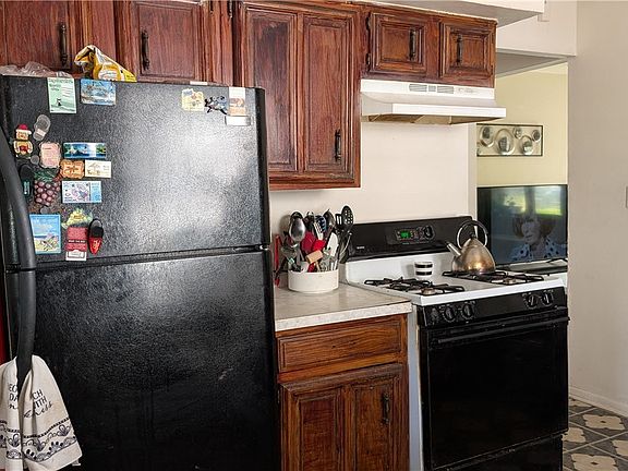 5th image of 14909 Lotus Dr