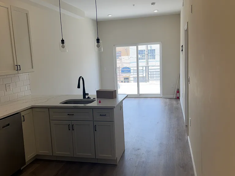 105 N 63rd St #4 — Photo 9
