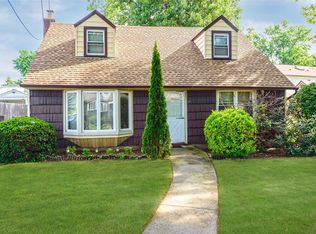 1514 Praver Pl, Elmont, NY 11003