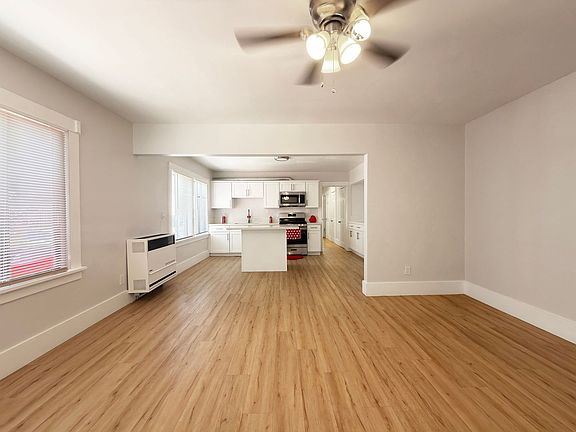 2nd image of 2384 Linden Ave #2386