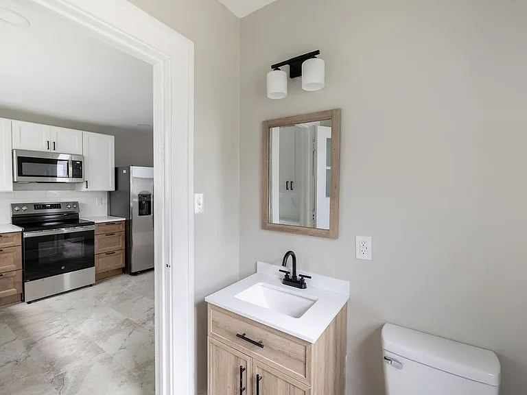 3554 N College Ave — Photo 22