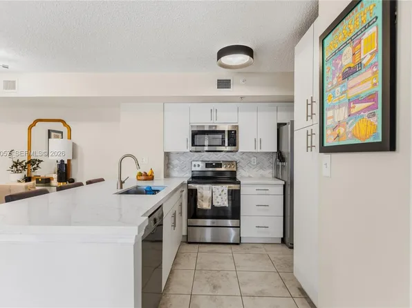 2640 S University Dr #111, Fort Lauderdale, FL 33314
