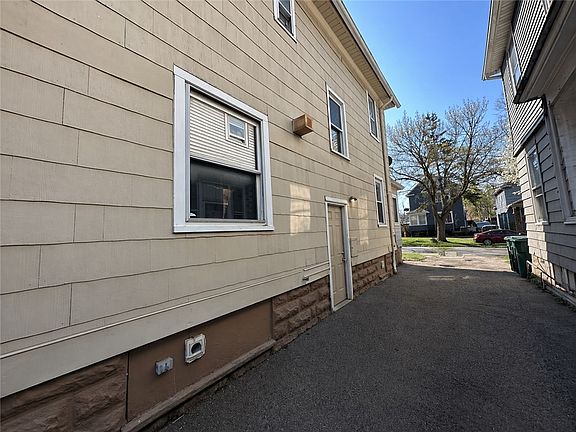 5th image of 60 Masseth St