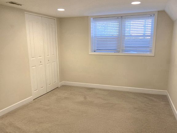 5th image of 2422 Sunset Dr NE