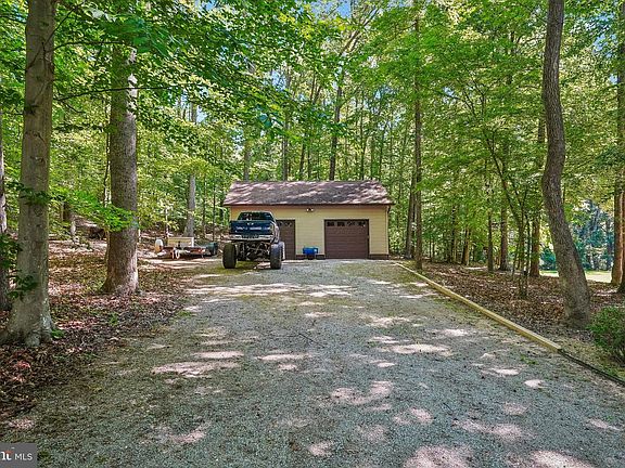 3rd image of 18303 Possum Point Rd
