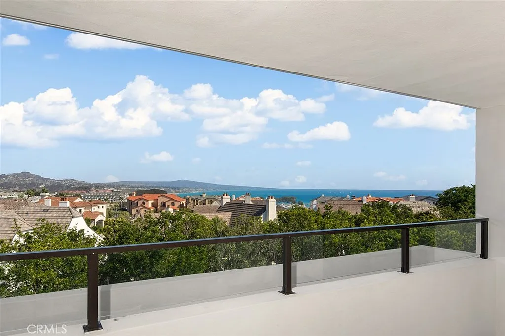 1 bed, 1.5 bath, 1315 sqft, $7,950 — Photo 1