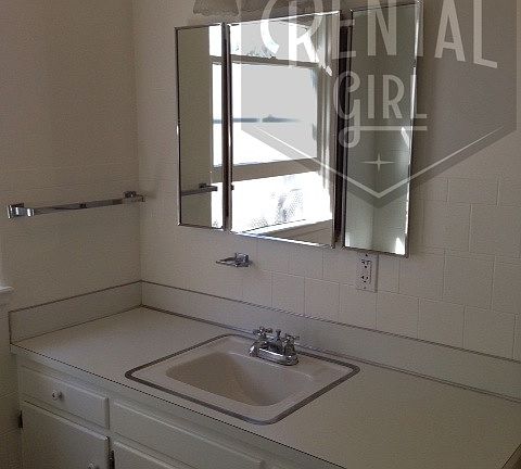 4th image of 412 S Parish Pl