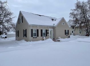 400 Center St E, Roseau, MN 56751