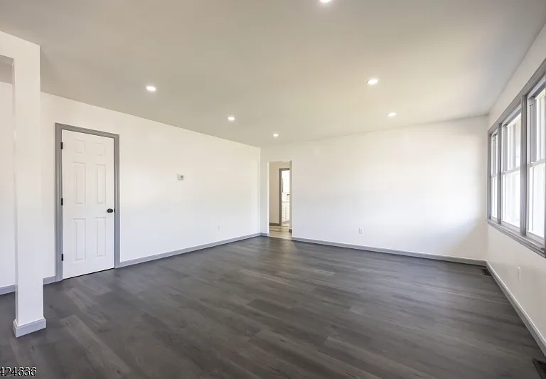 1720 Chews Landing Clementon Rd — Photo 18