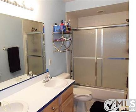 2nd Flr Bath