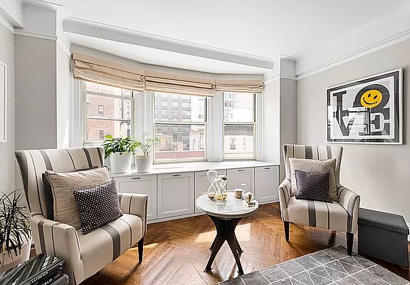 2nd image of 215 W 78th St APT 7A