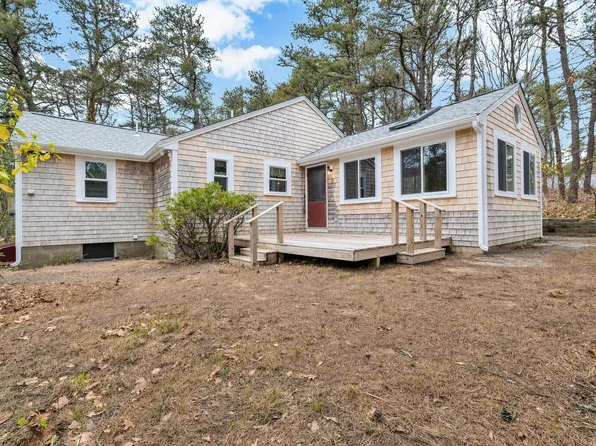 10 Bartlett Road, Wellfleet, MA 02667