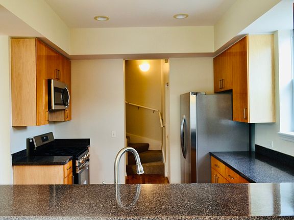 5th image of 6200 S Ingleside Ave APT 13A