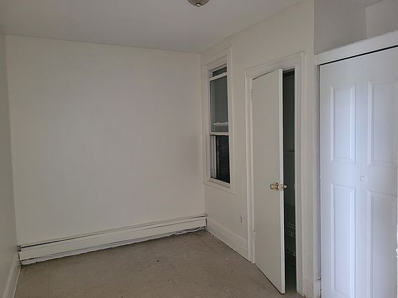 5th image of 925 Westside Ave #4