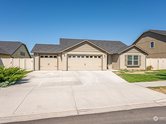 2nd image of 1338 E Burr Avenue
