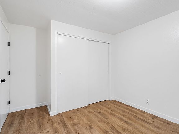5th image of 14203 NE 14th St