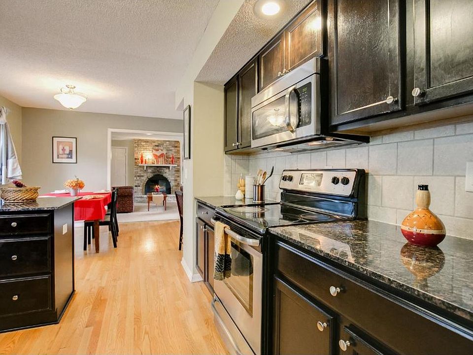 1st image of 2151 Kenwood Dr E
