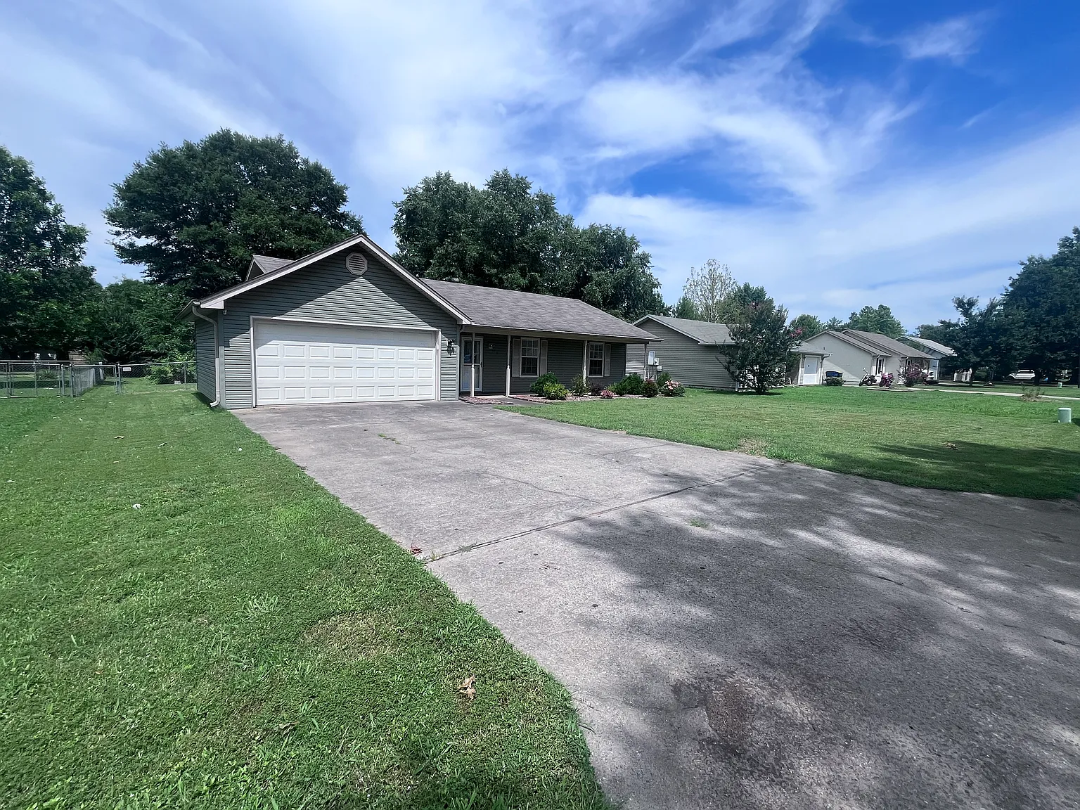 3 bed, 1288 sqft, $1,400 — Photo 2