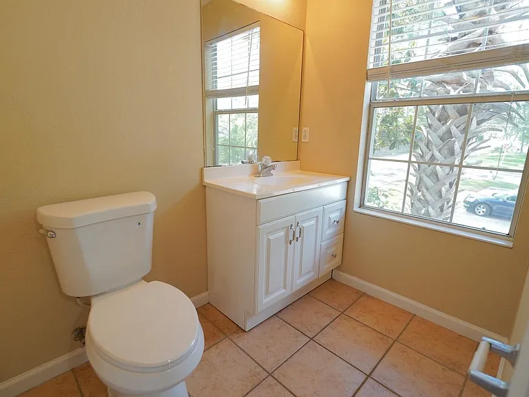 847 W Georgia St #2 — Photo 18