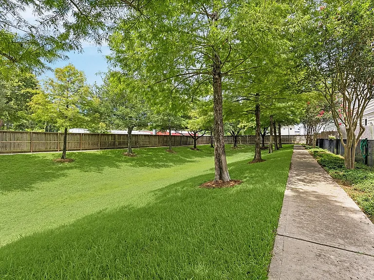 3328 Masters Point Dr — Photo 21
