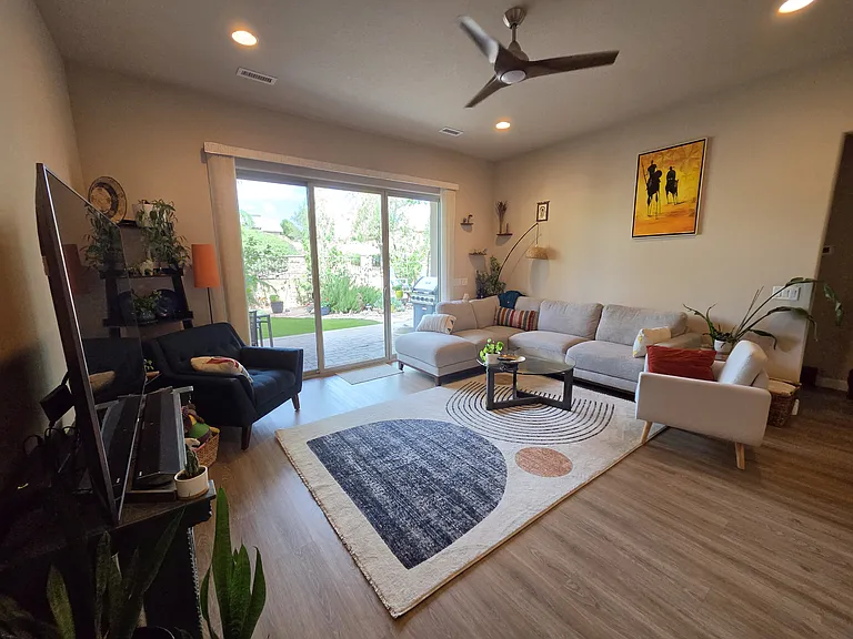 1886 Kensington Ct — Photo 8