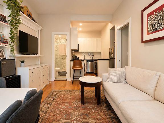 5th image of 104 6th Ave #5