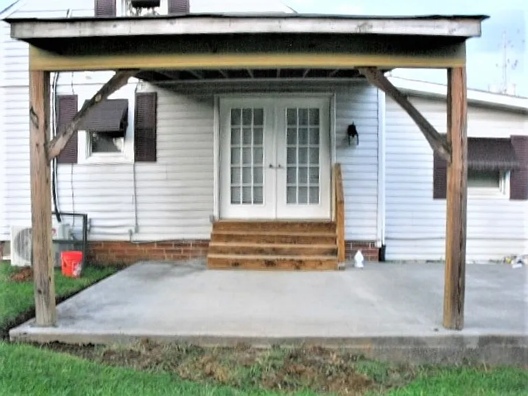 901 Johnson Ave — Photo 6