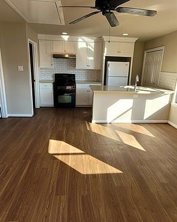 3rd image of 8412 Cannon St #1