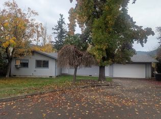 805 NE Ash Ct, Oakland, OR 97462