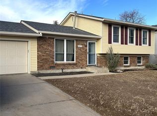 2271 S Memphis St, Aurora, CO 80013