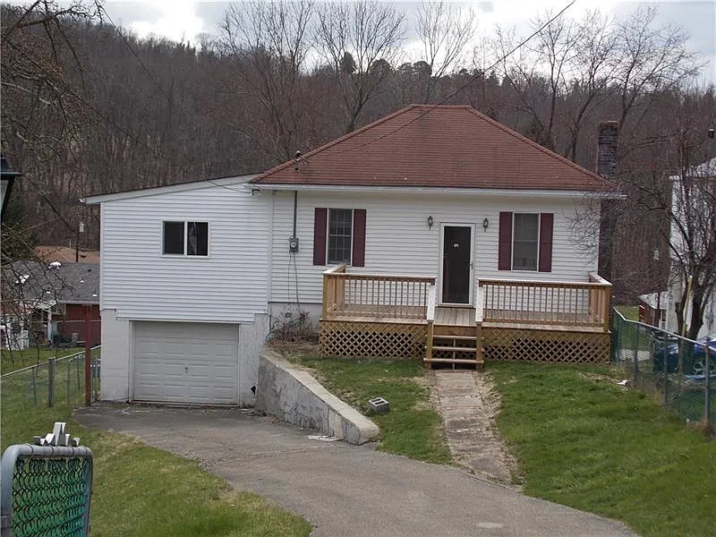 295 Dewey Ave photo 1