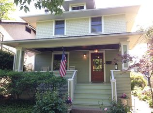 823 N Ridgeland Ave, Oak Park, IL 60302