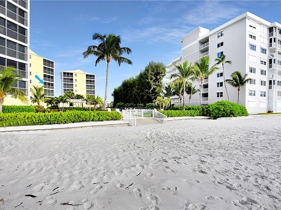3rd image of 3483 Gulf Shore Blvd N APT 303