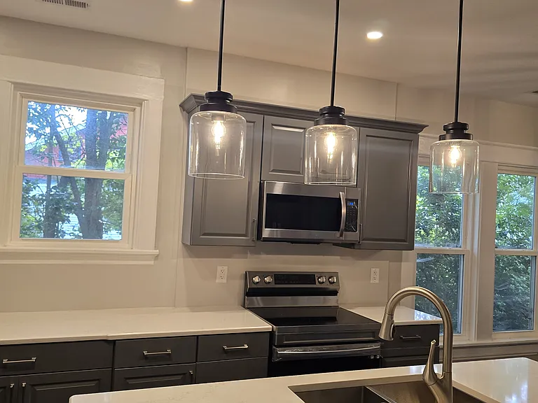 225 Bond St — Photo 14