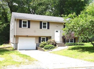56 David Cir, Putnam, CT 06260