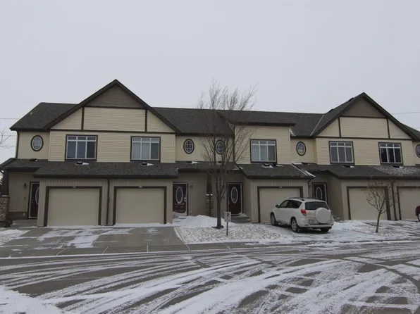 337 W Copperpond Lndg SE, Calgary, AB T2Z 1G6