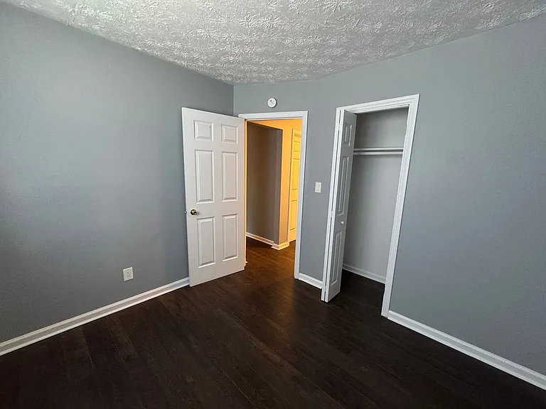 1019 S Randolph St — Photo 21