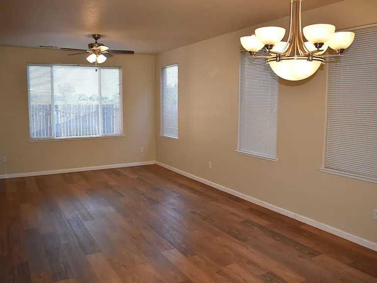 1114 Villaggio Cir — Photo 5