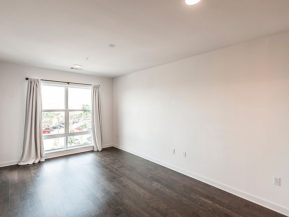 5th image of 1677 54th Ave N APT 438