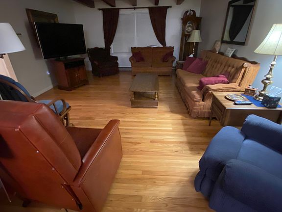 2nd image of 709 N Crescent Dr
