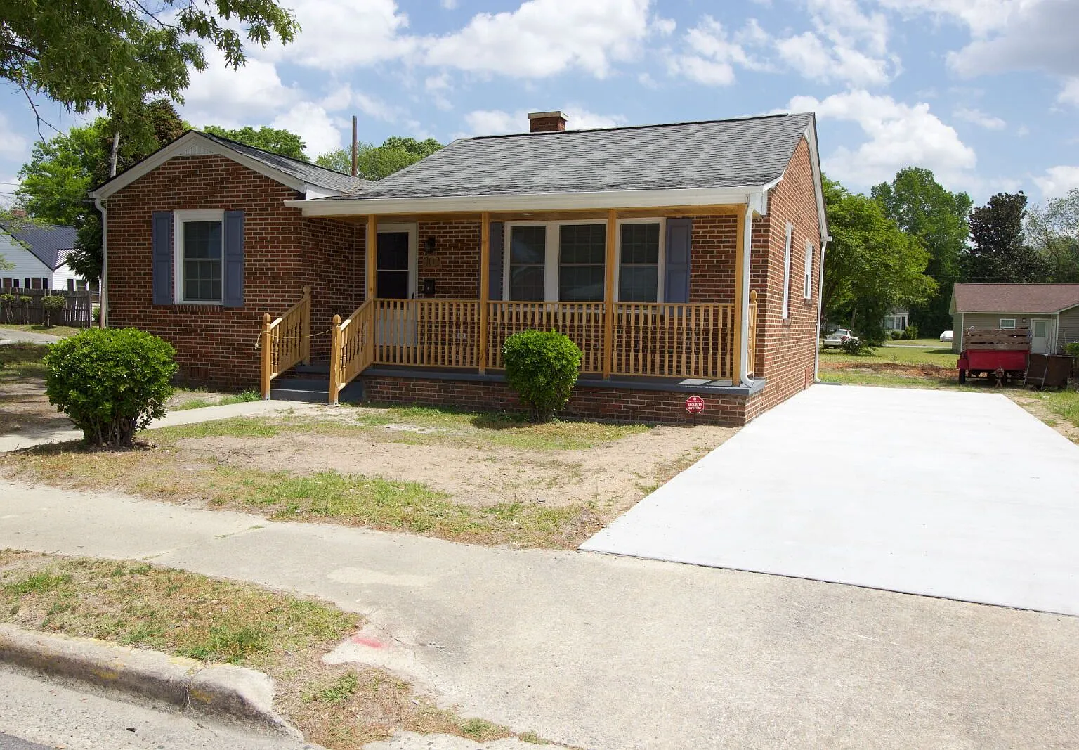 2 bed, 1.0 bath, 910 sqft, $1,000 — Photo 1
