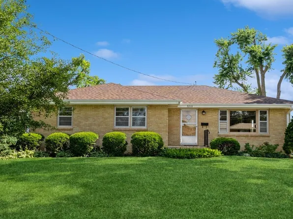 7210 Beechwood Dr, Urbandale, IA 50322