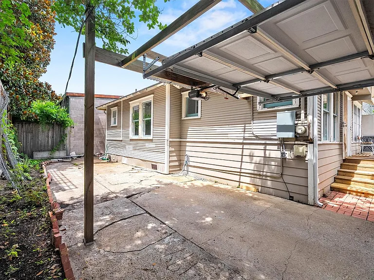 304 Bomar St — Photo 16