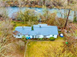 582 N Riverside Ave, Gold Hill, OR 97525