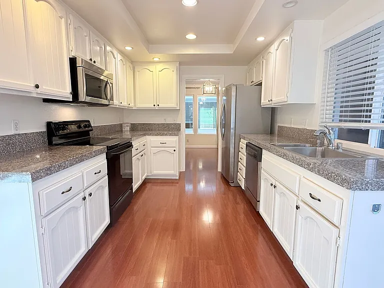 506 Silver Lake Dr — Photo 11