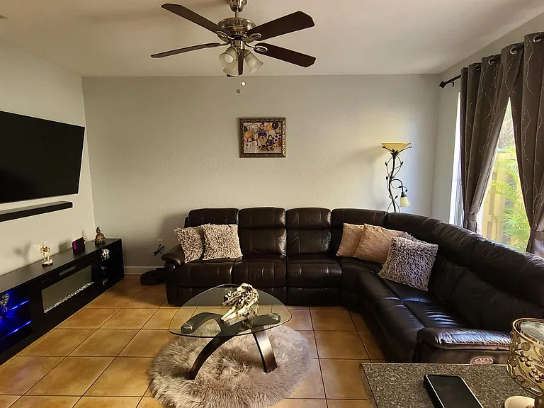 886 SW 149th Ct — Photo 21