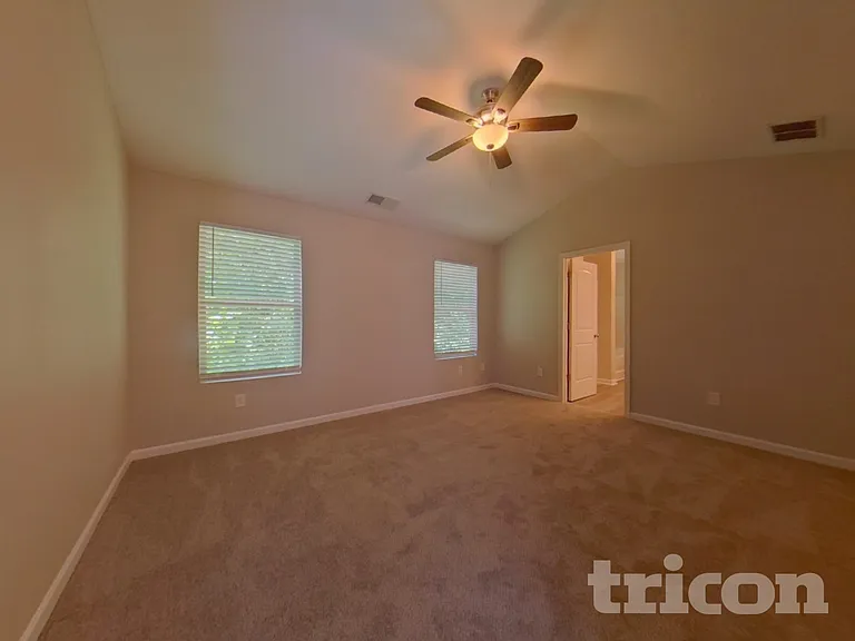 333 Daffodil Dr — Photo 7
