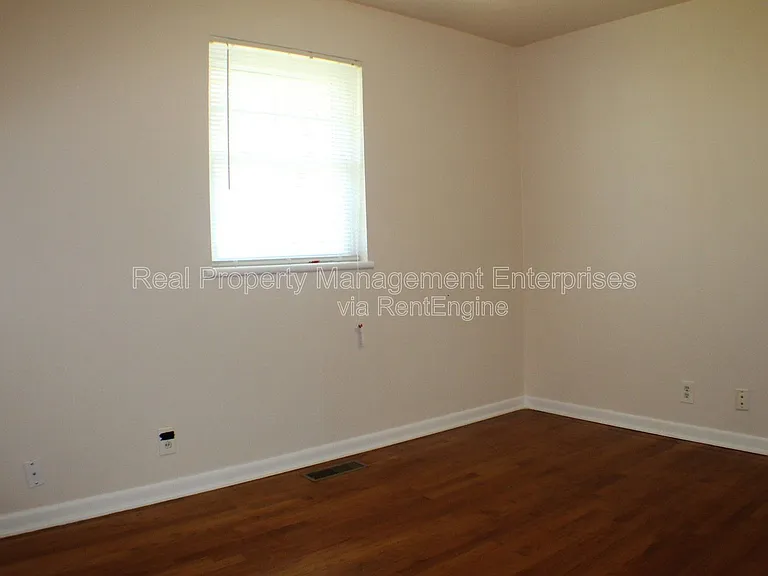 516 Inwood Dr — Photo 12